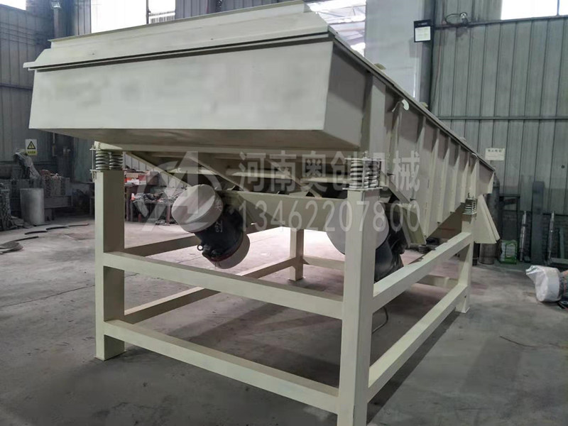 直線振動篩使用水平振動電機作為振動源