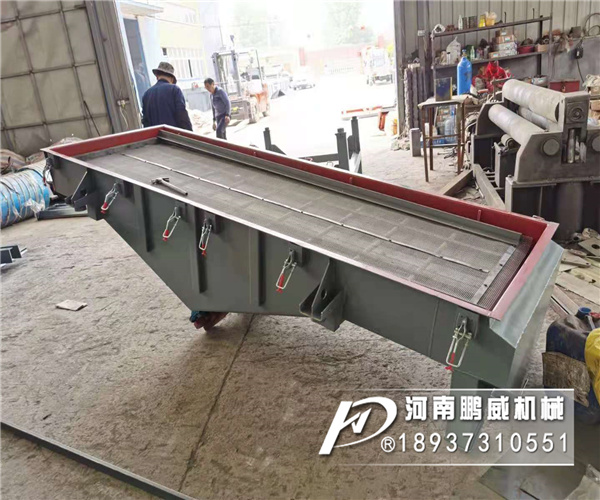 大中小顆粒直線篩分機(jī)每層篩網(wǎng)跟換有什么要注意的？